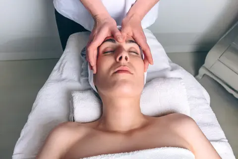 Ile trwa masaż Kobido? Kluczowe fakty o japońskim liftingu twarzy